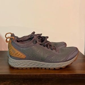 NEW BALANCE FRESH FOAM GOBI V3 Size 7.5 women’s